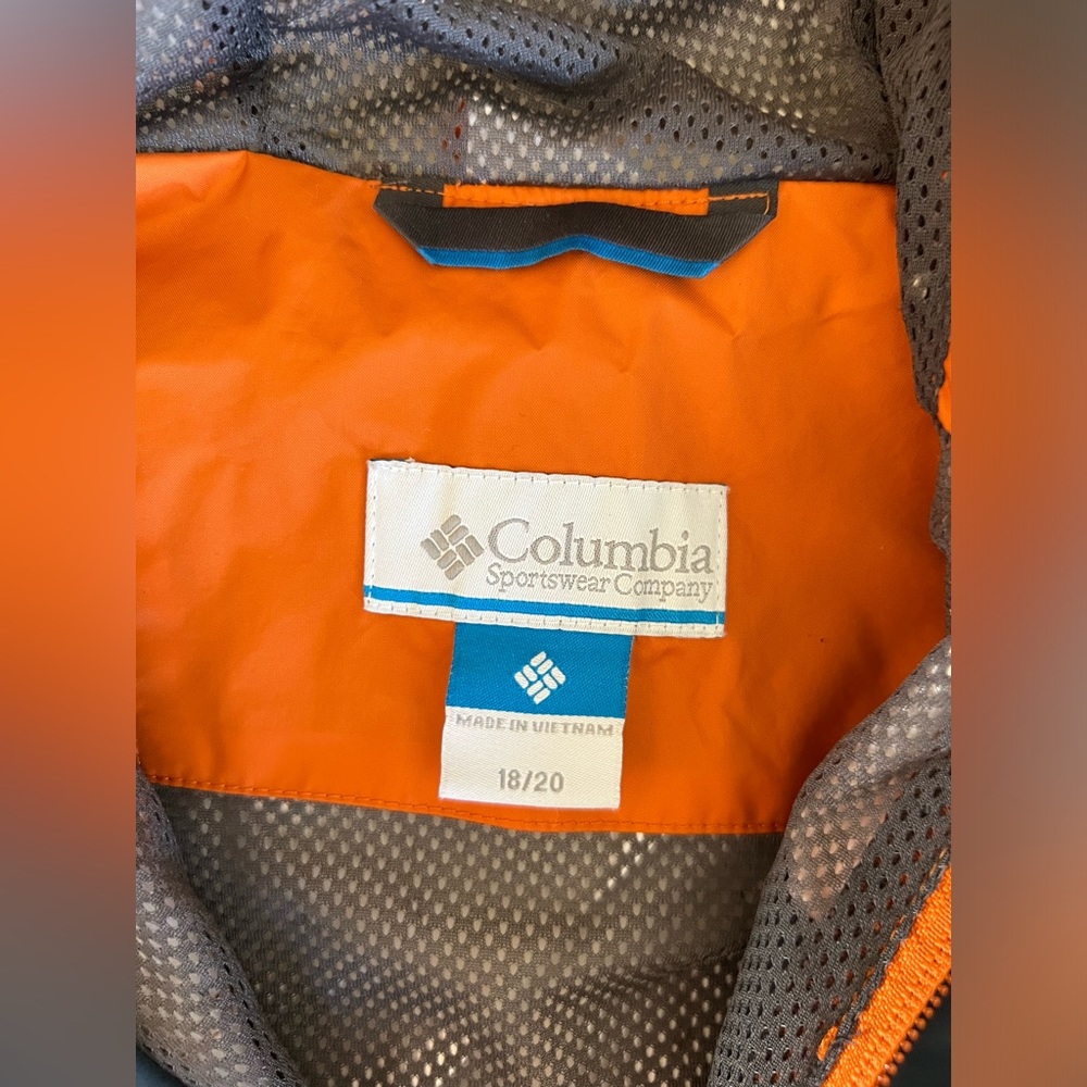 Columbia Omni-Shed Technology rain jacket/ wind breaker. Orange/ gray size 18-20 - Picture 9 of 11